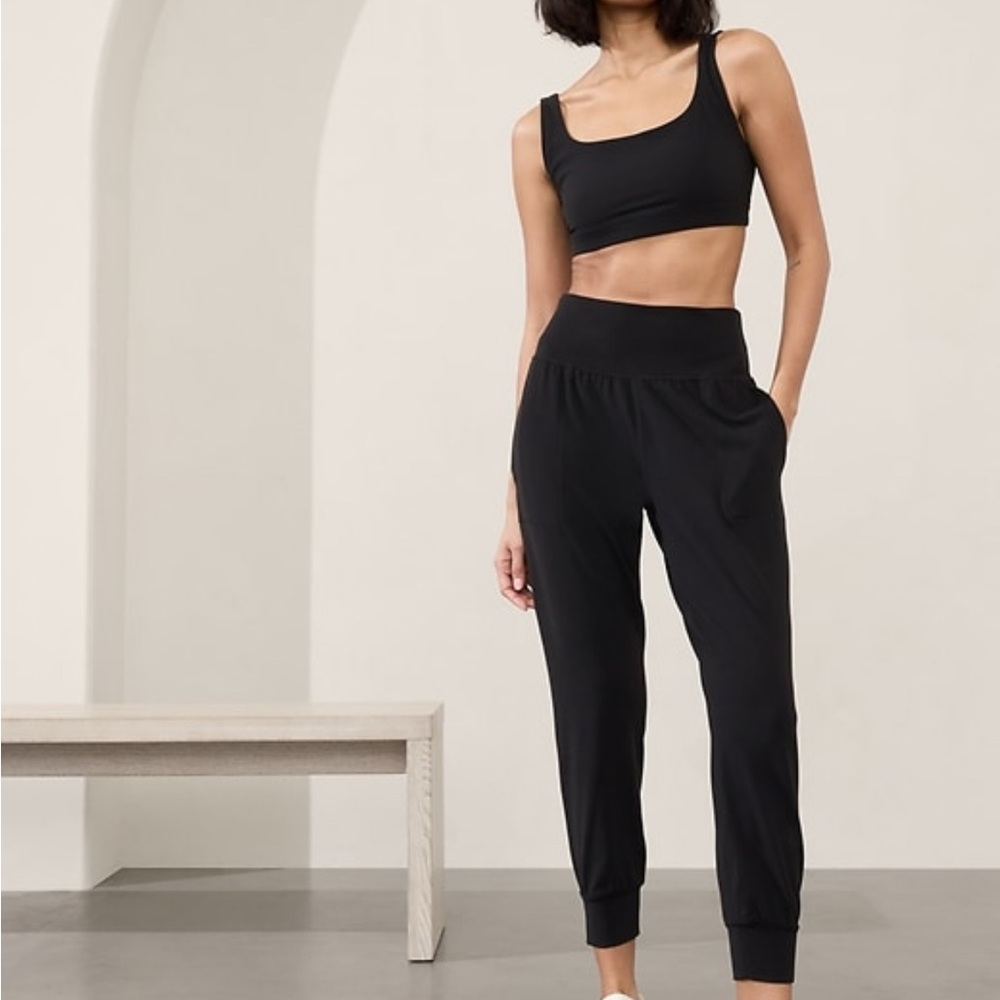 Athleta salutation jogger 1X light blue color